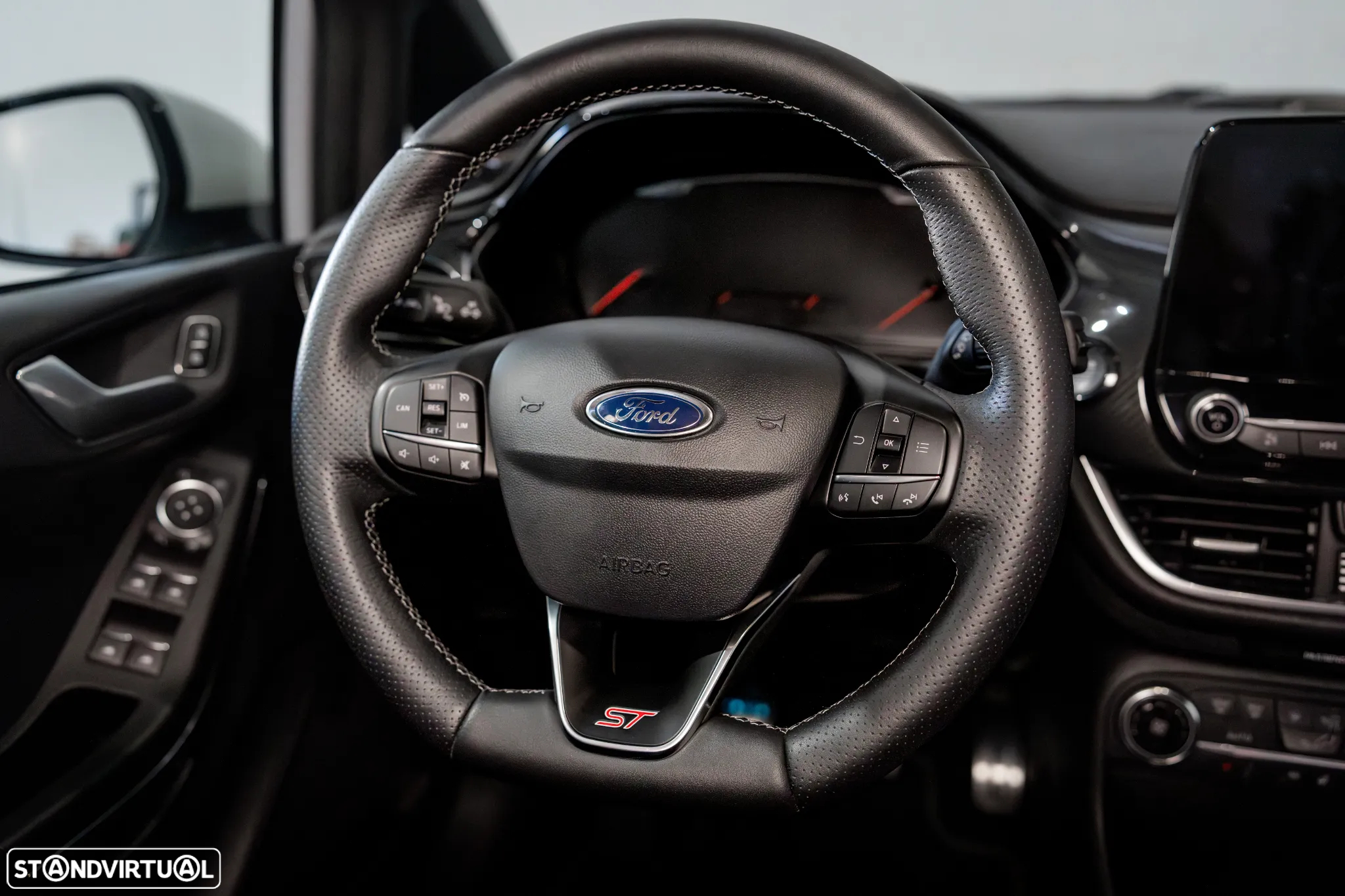 Ford Fiesta 1.5 EcoBoost S&S ST X - 44