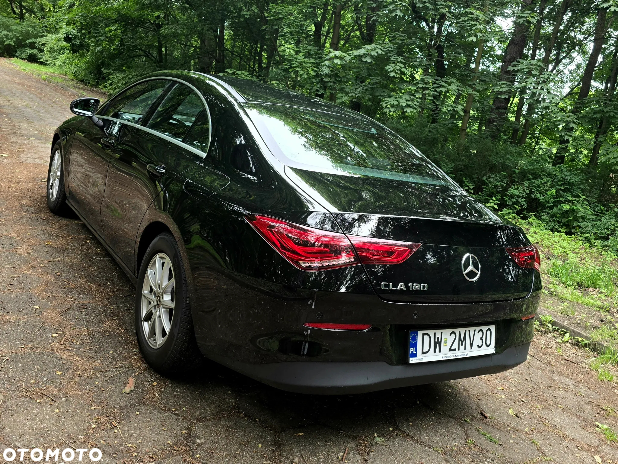 Mercedes-Benz CLA 180 7G-DCT - 4