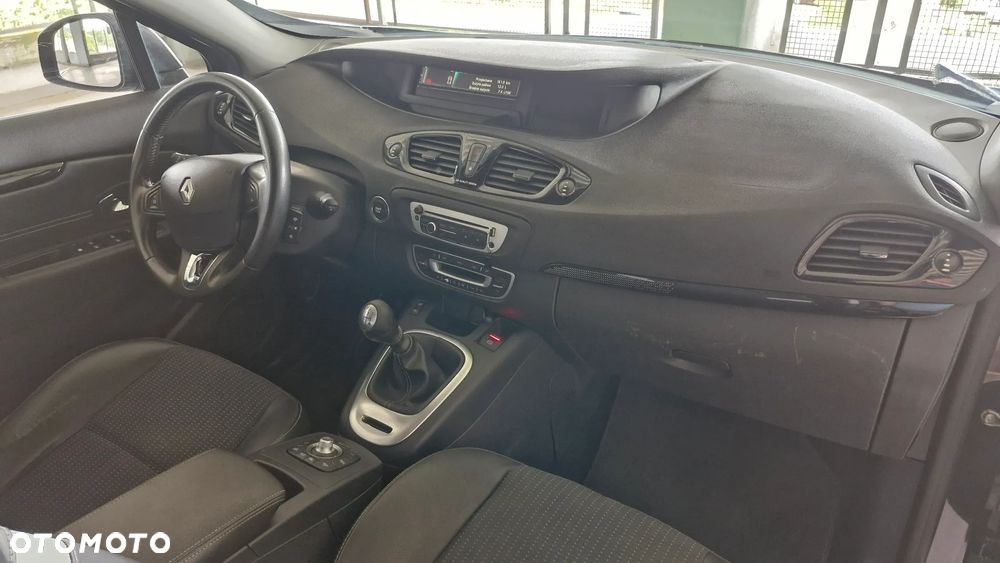 Renault Scenic 1.5 dCi Life - 10