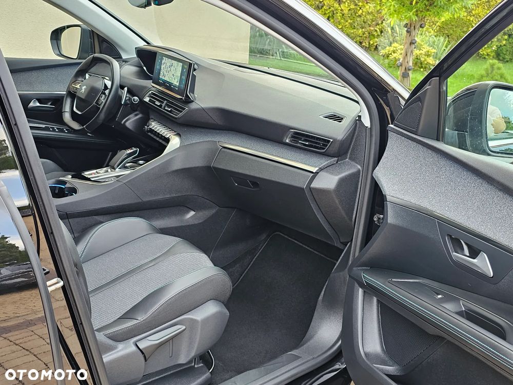 Peugeot 3008 225 e-EAT8 Allure Pack - 31