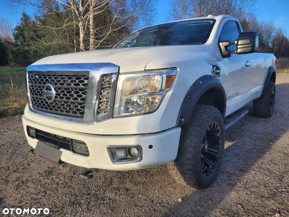 Nissan Titan - 8