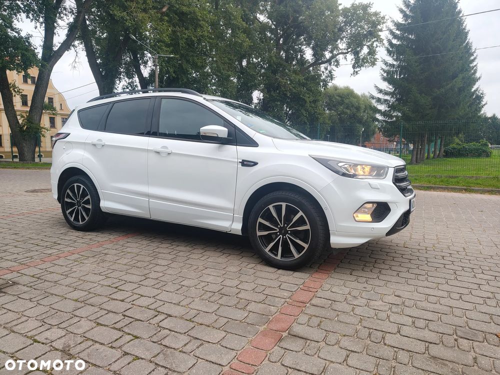 Ford Kuga 1.5 EcoBoost 2x4 ST-Line - 25