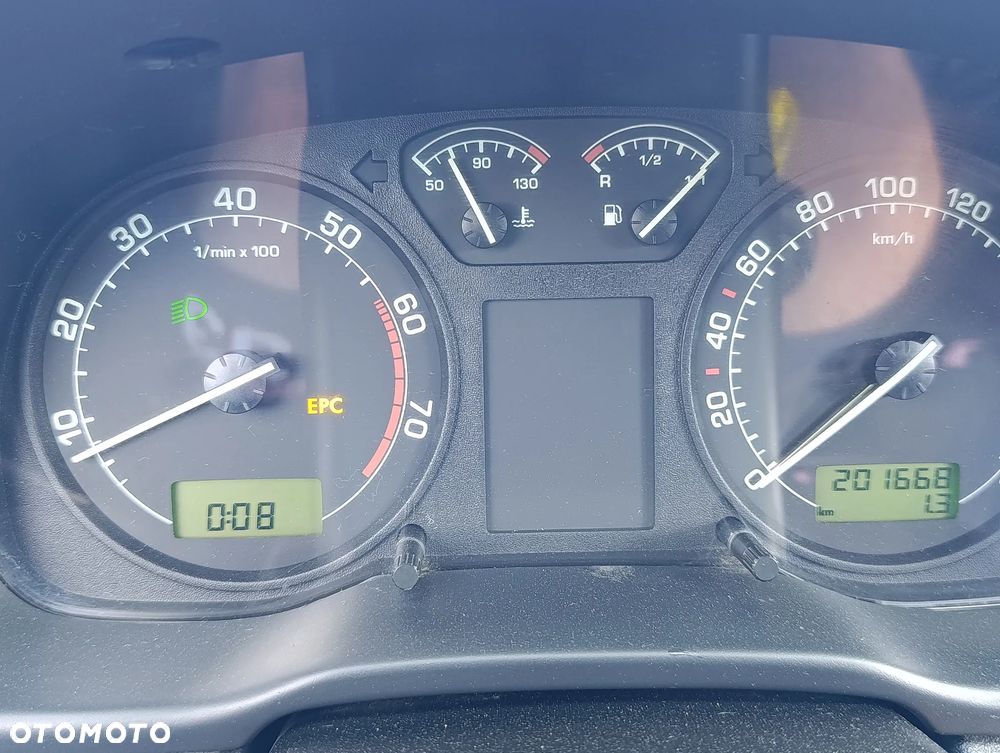 Skoda Octavia 1.4 Tour - 8