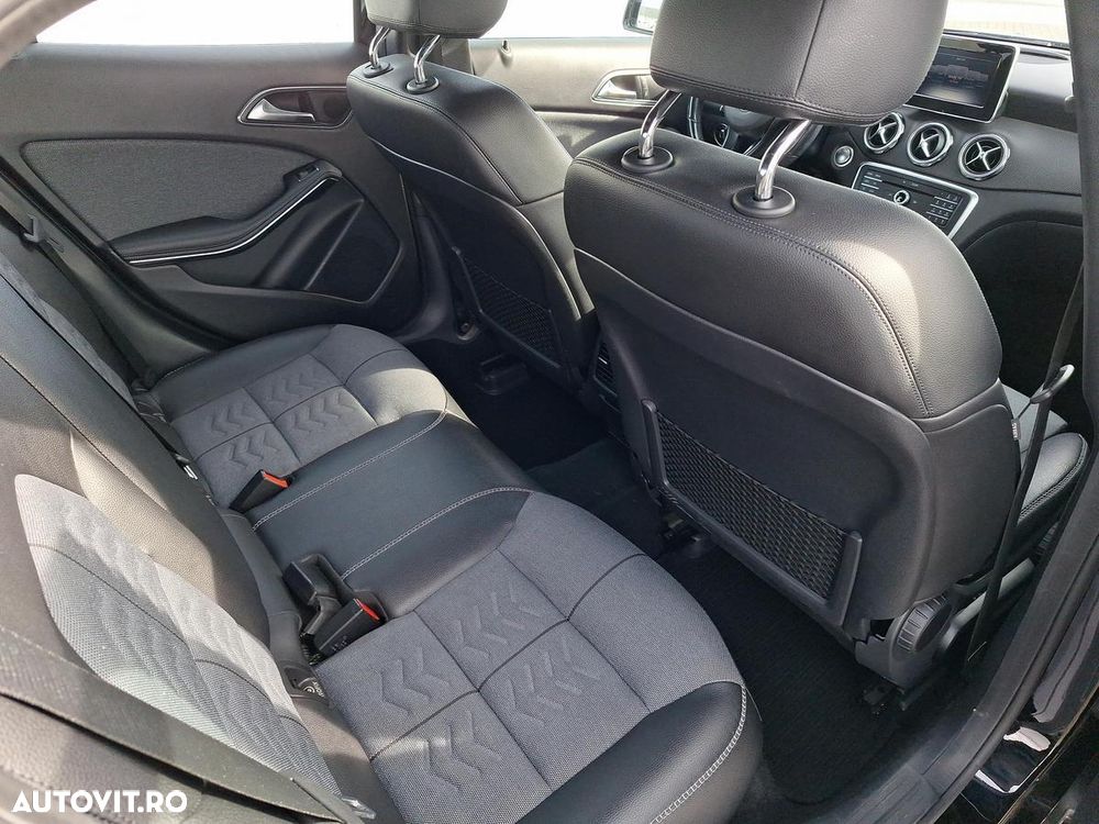 Mercedes-Benz GLA 200 d 4MATIC 7G-DCT Style - 15