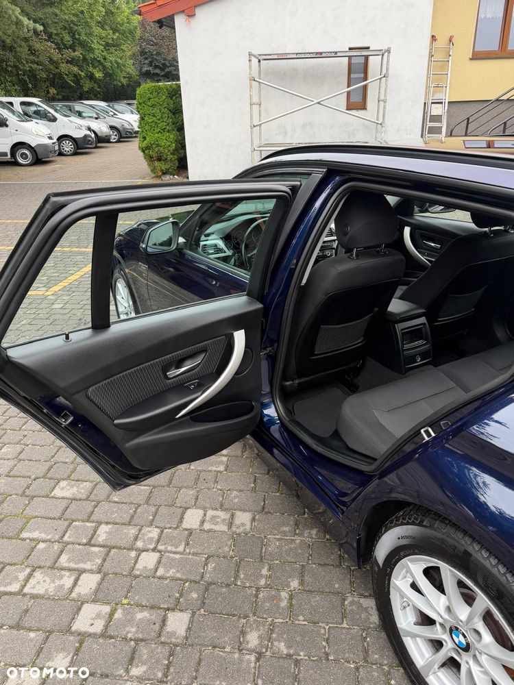 BMW Seria 3 318d Luxury Line Purity - 22