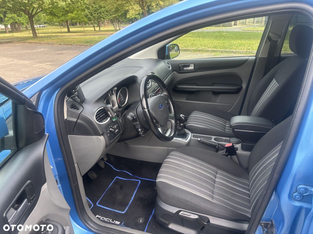 Ford Focus 1.6 16V Style - 16