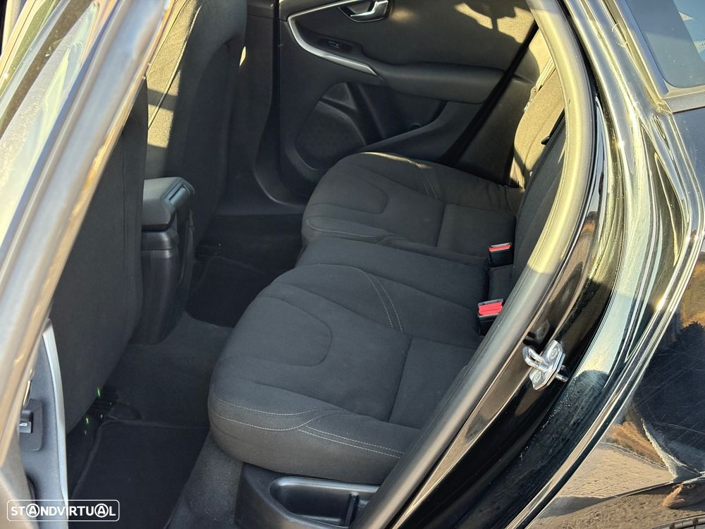 Volvo V40 2.0 D2 R-Design Momentum - 30