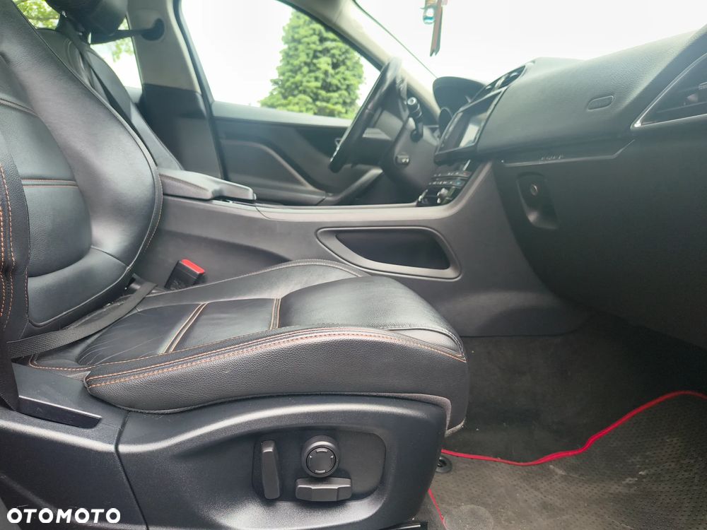 Jaguar F-Pace 20d AWD Portfolio - 15