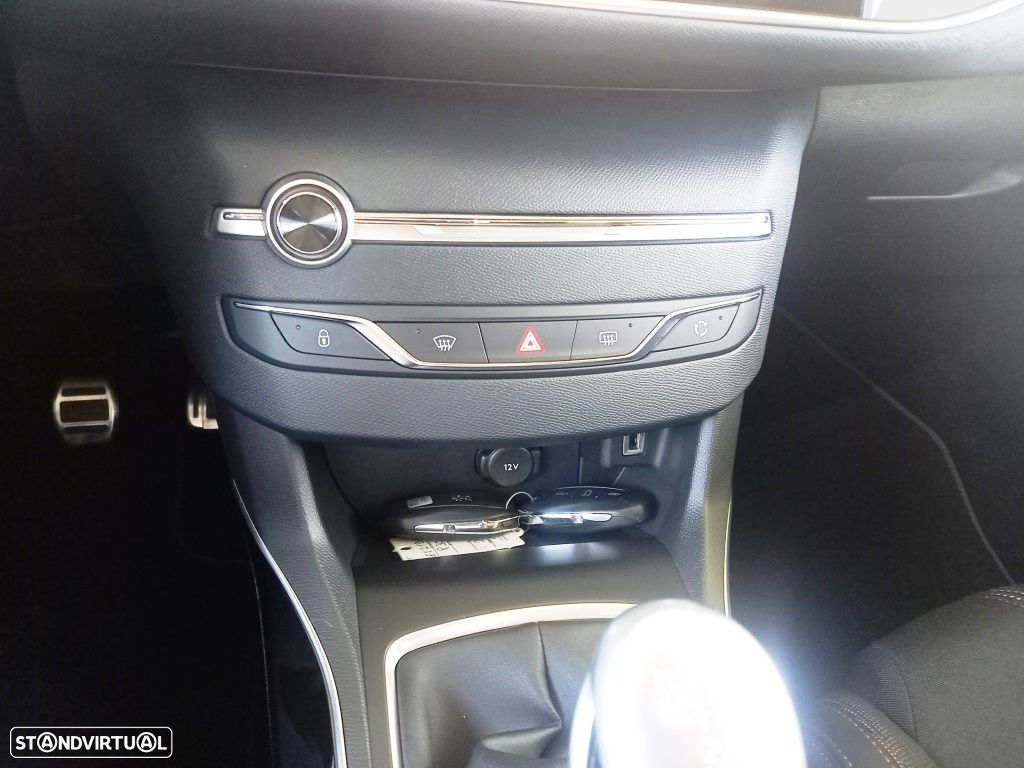 Peugeot 308 1.5 BlueHDi GT Line - 30