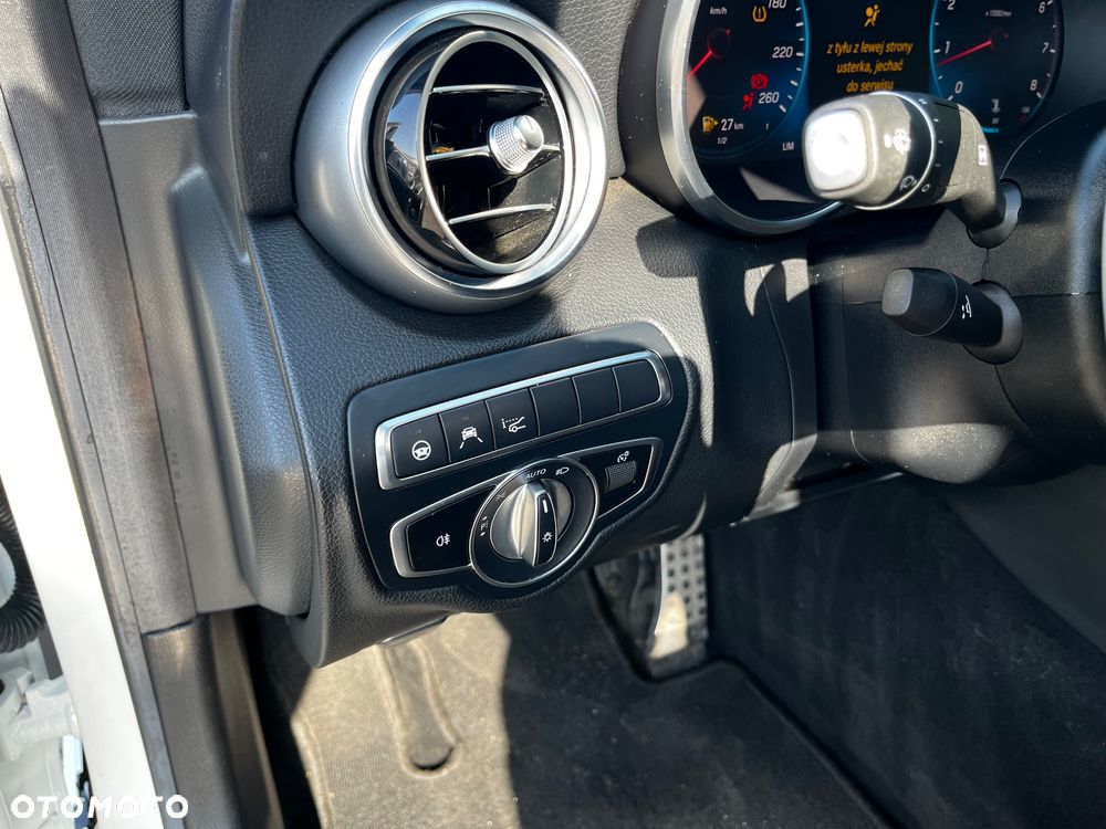 Mercedes-Benz Klasa C 300 9G-TRONIC AMG Line - 13