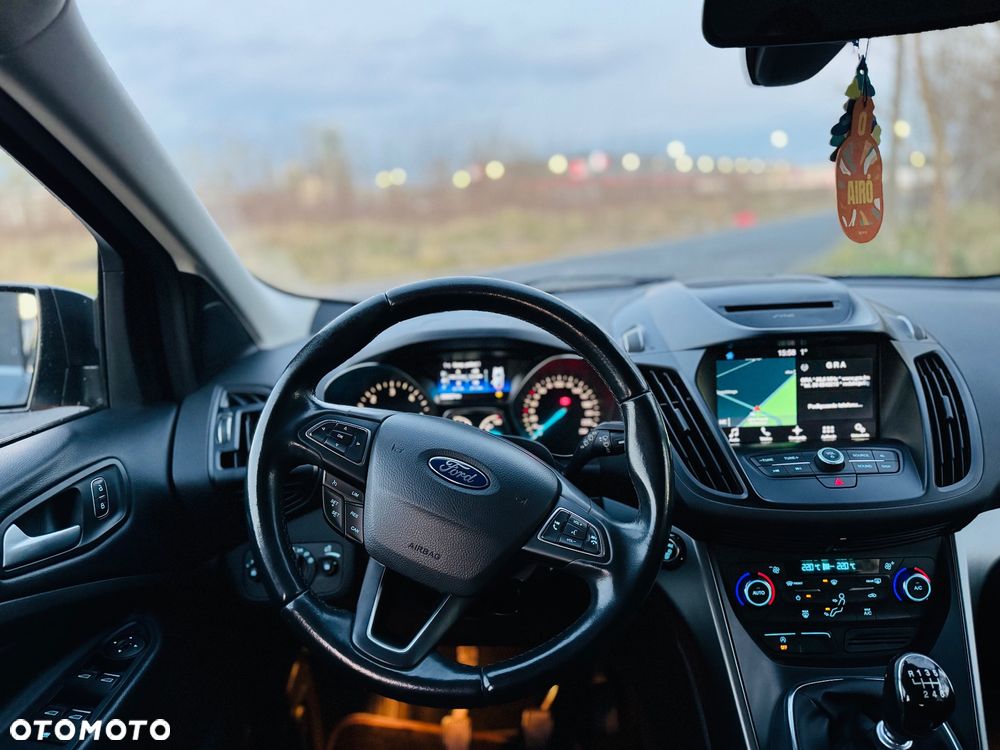 Ford Kuga 1.5 TDCi 2x4 Titanium - 9