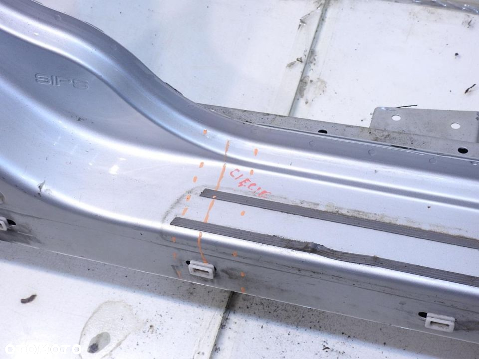 PRÓG SŁUPEK PRAWY PRZÓD 426-26 VOLVO V50 LIFT - 2