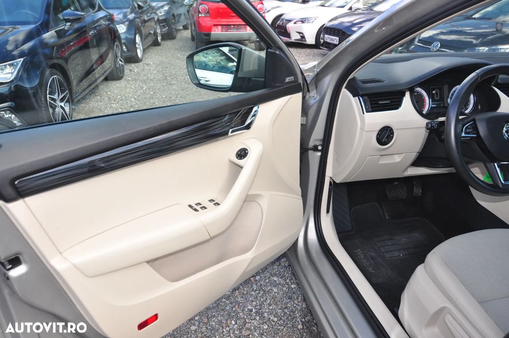 Skoda Octavia 2.0 TSI DSG Style - 10