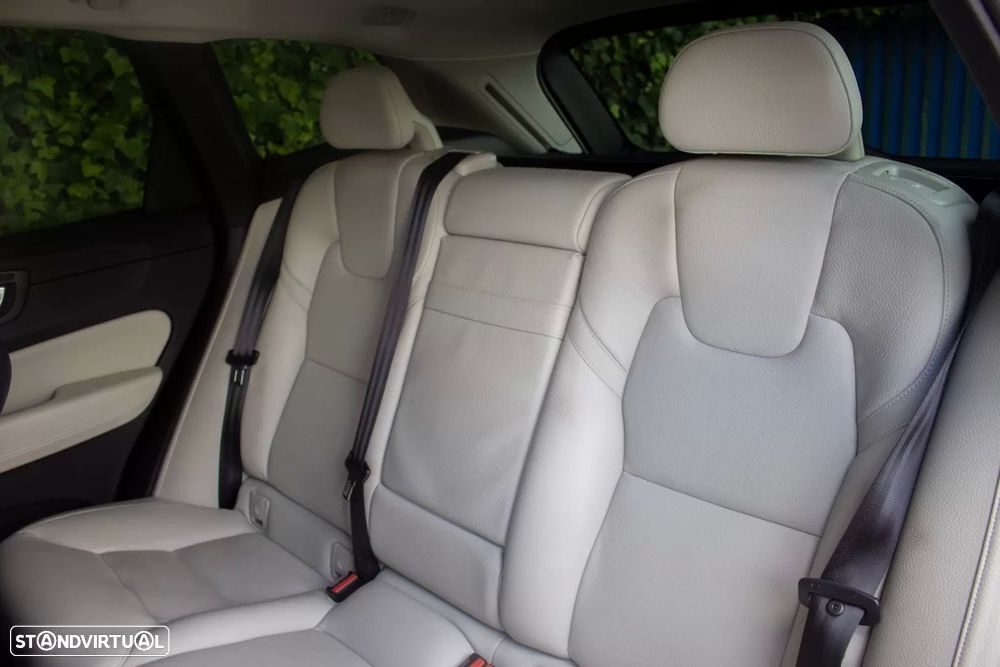 Volvo XC 60 2.0 D4 Momentum AWD Geartronic - 13