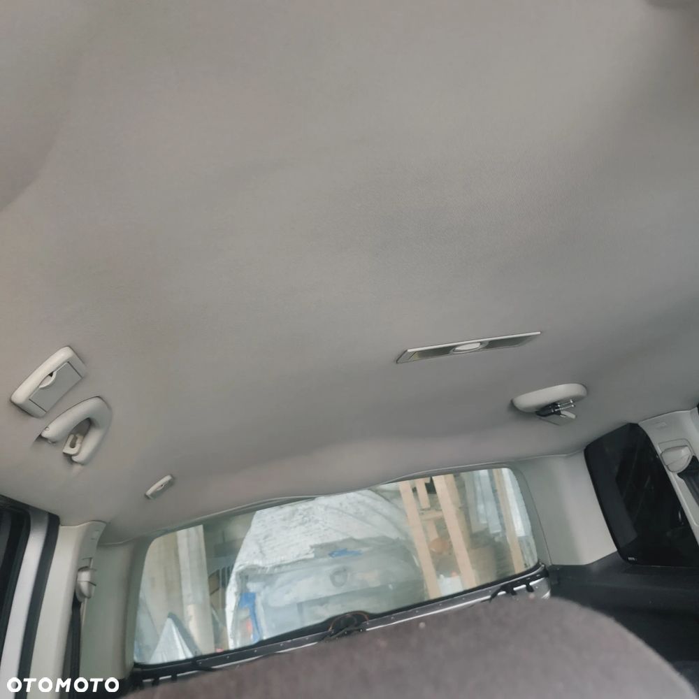Volkswagen Touran 2.0 TDI DPF Highline - 17