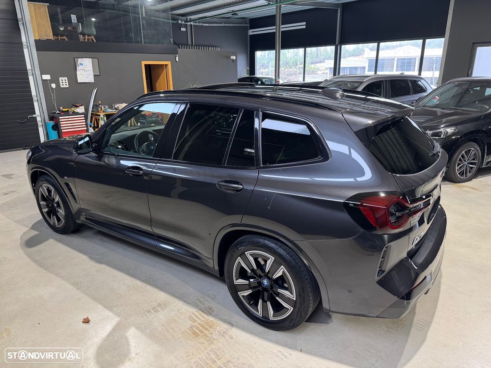 BMW iX3 M Sport Impressive - 8