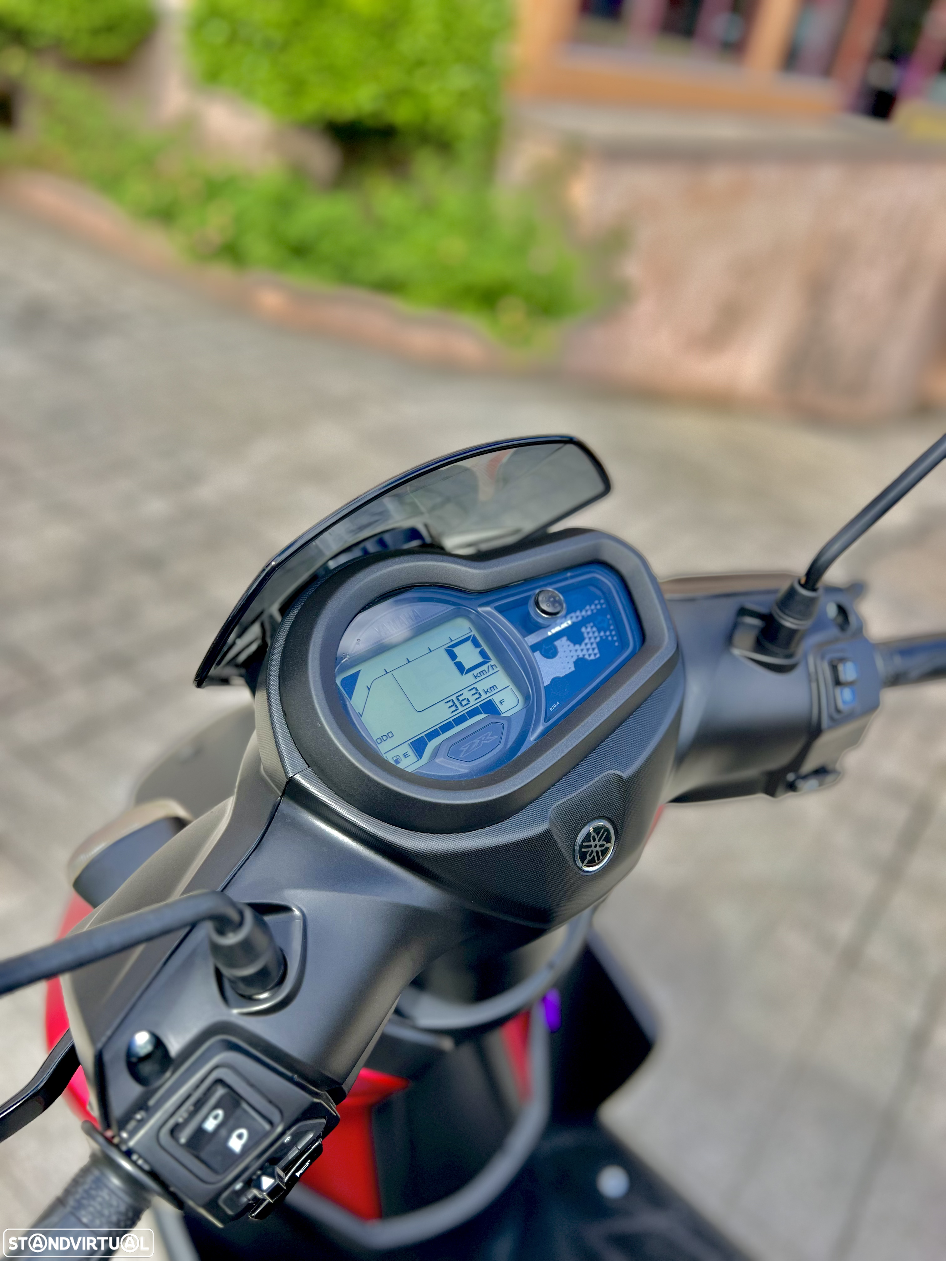 Yamaha RayZR - 8