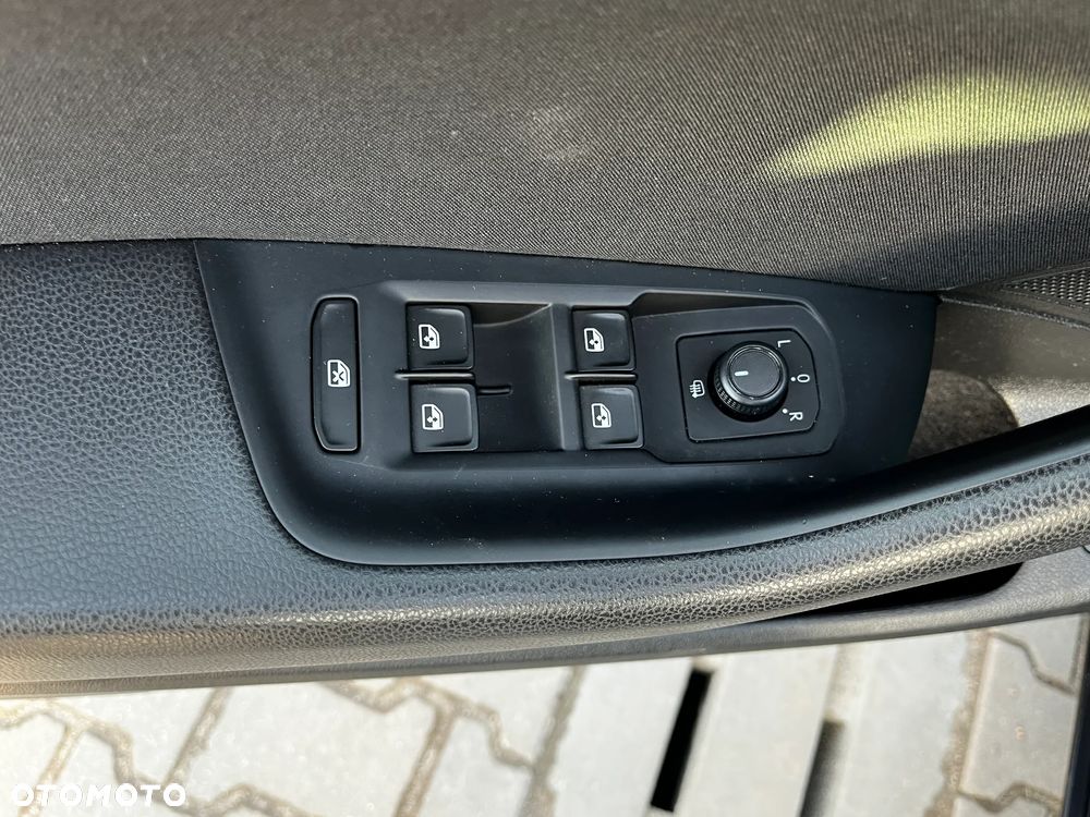 Volkswagen Passat 1.4 TSI BMT Trendline - 25
