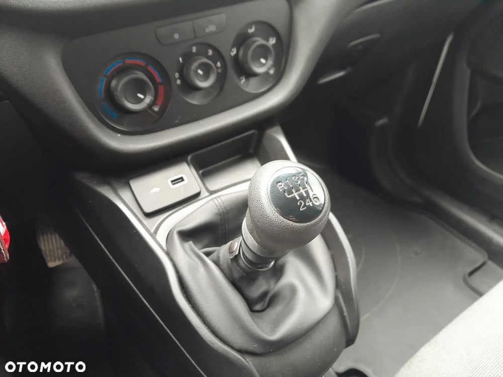 Fiat DOBLO - 16