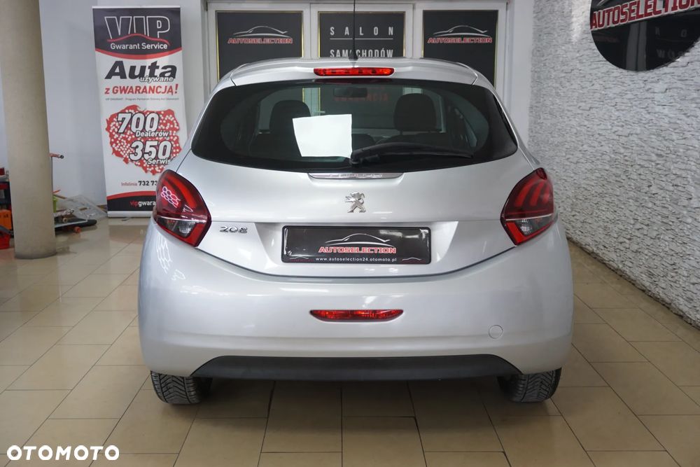 Peugeot 208 - 5