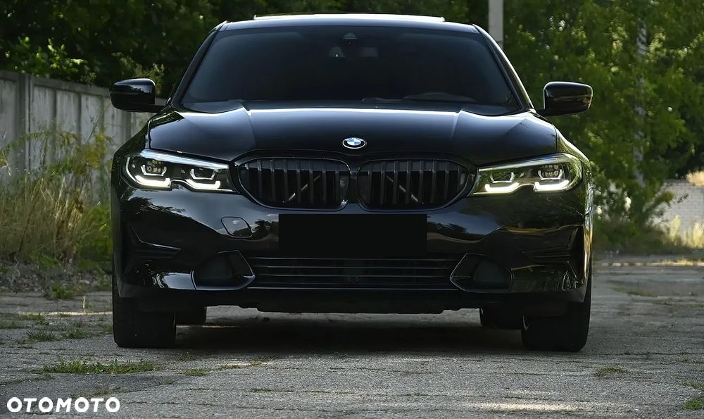 BMW 3 Series 2020 photo 2
