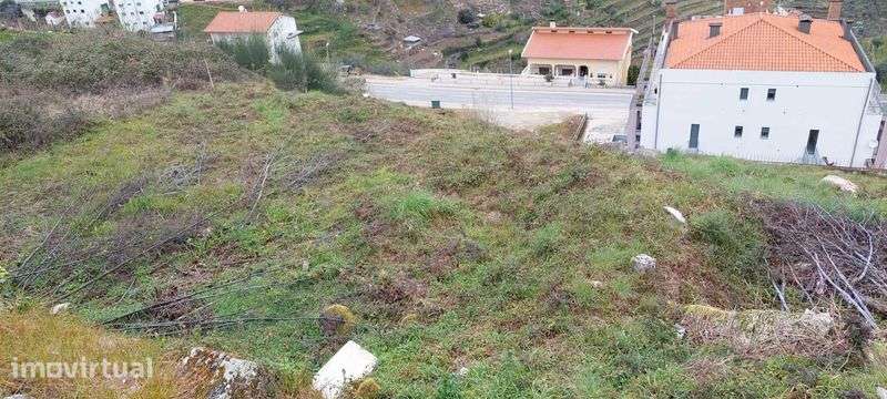 Vende-se Terreno para Construção em Tabuaço, lado da piscina Municipal - Grande imagem: 4/4