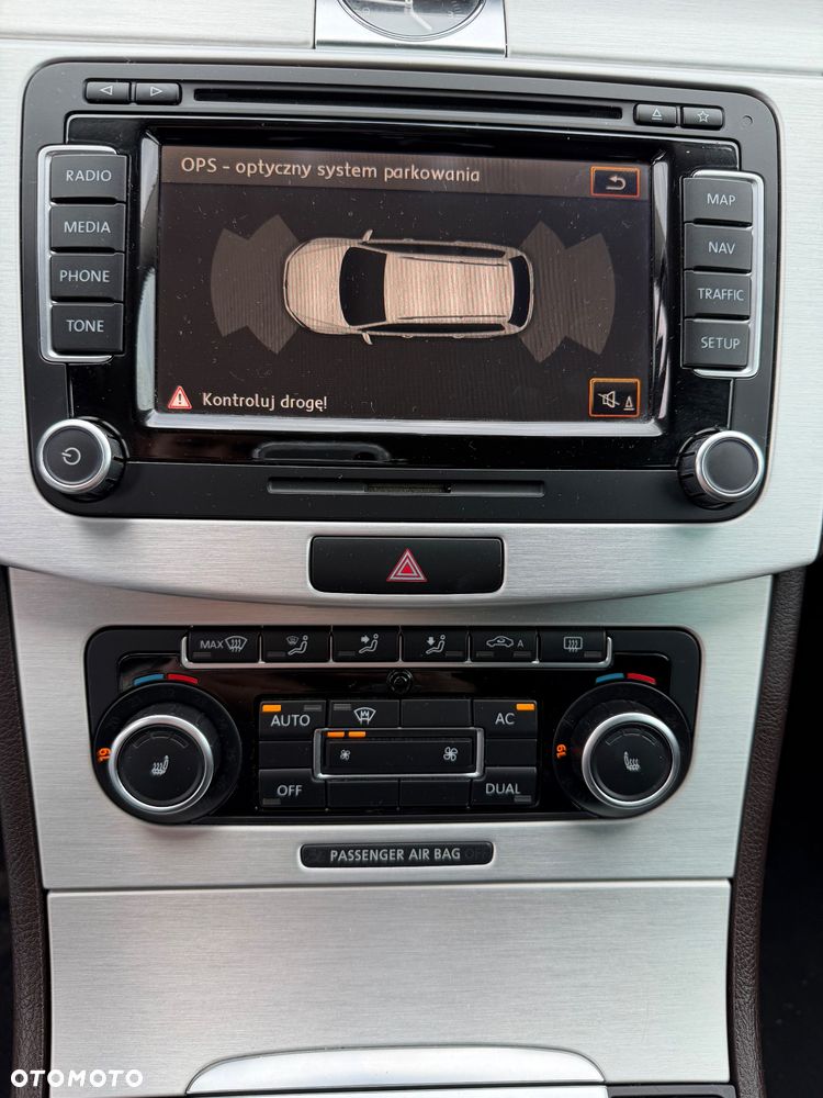 Volkswagen Passat 2.0 TDI Highline - 29