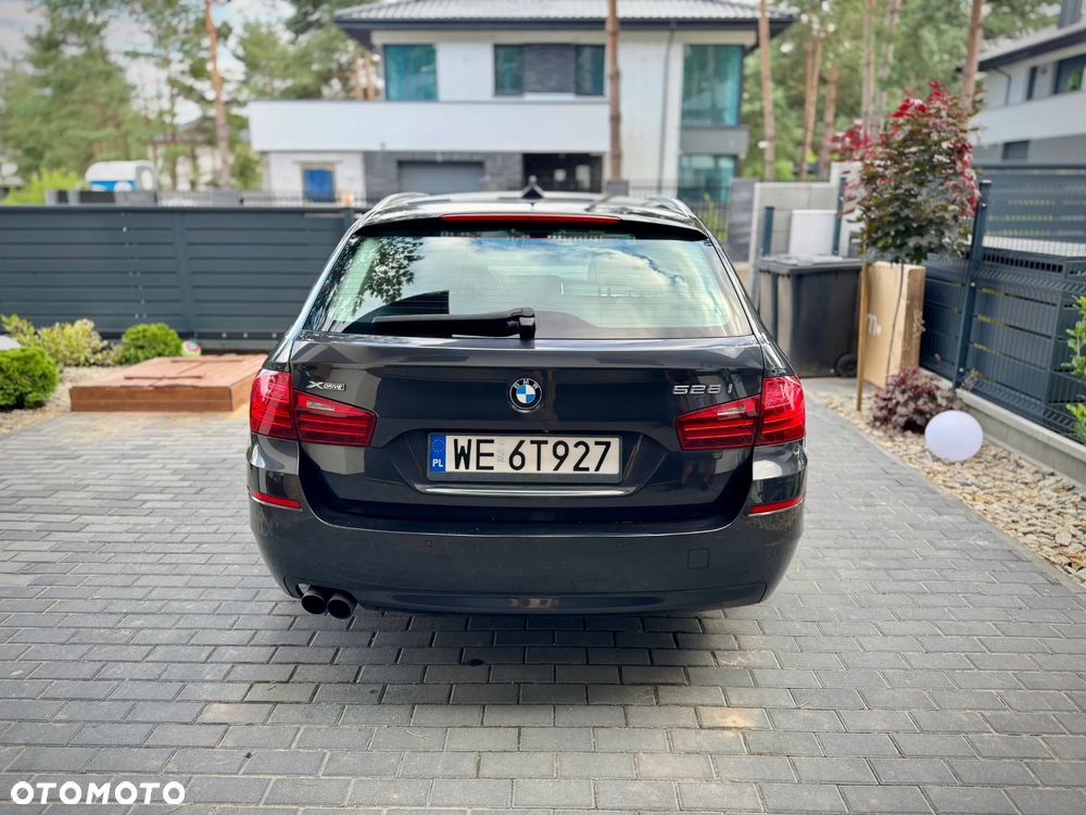 BMW Seria 5 528i xDrive - 6