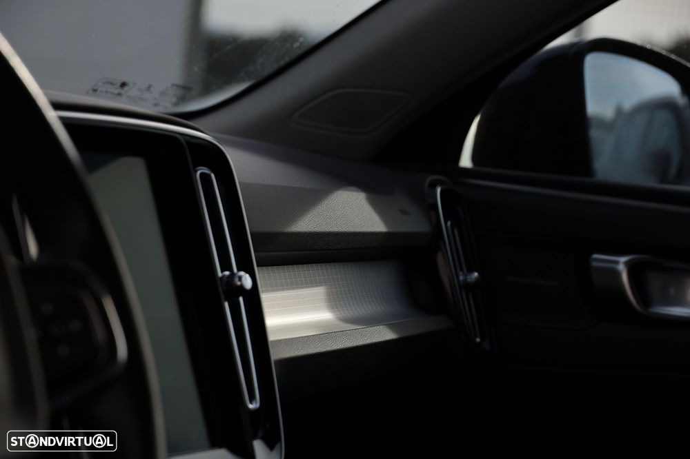 Volvo XC 40 2.0 D3 Momentum Geartronic - 15