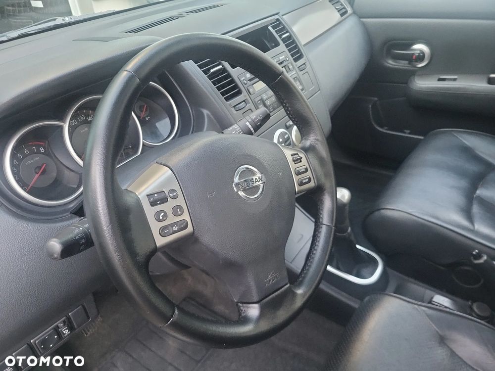 Nissan Tiida 1.6 Visia - 38