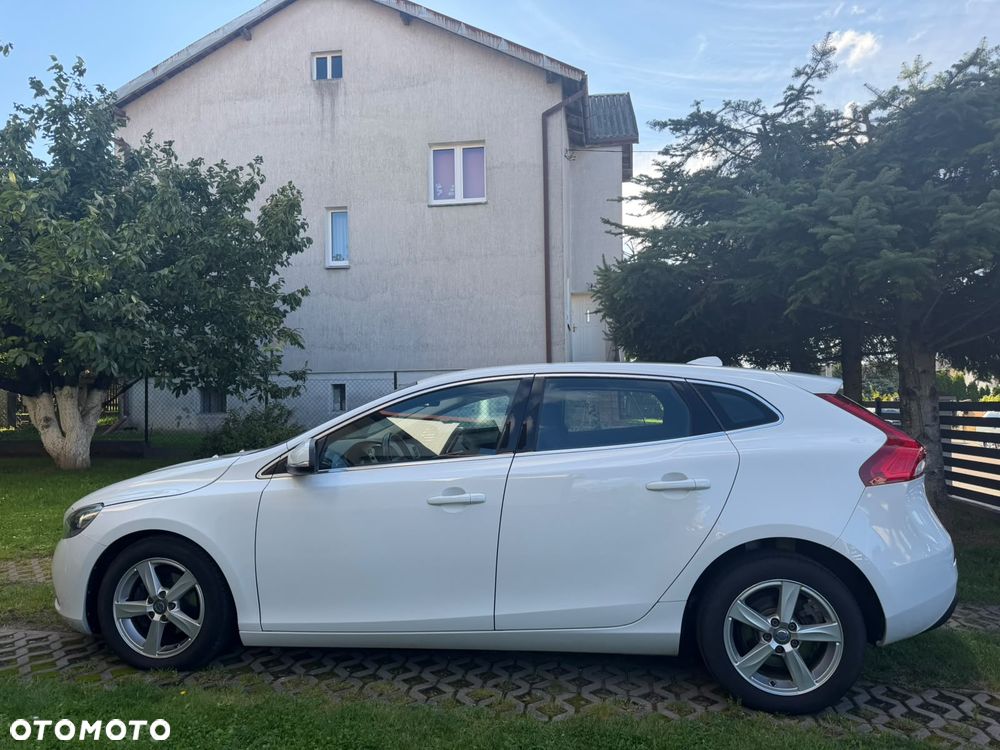 Volvo V40 D2 - 9