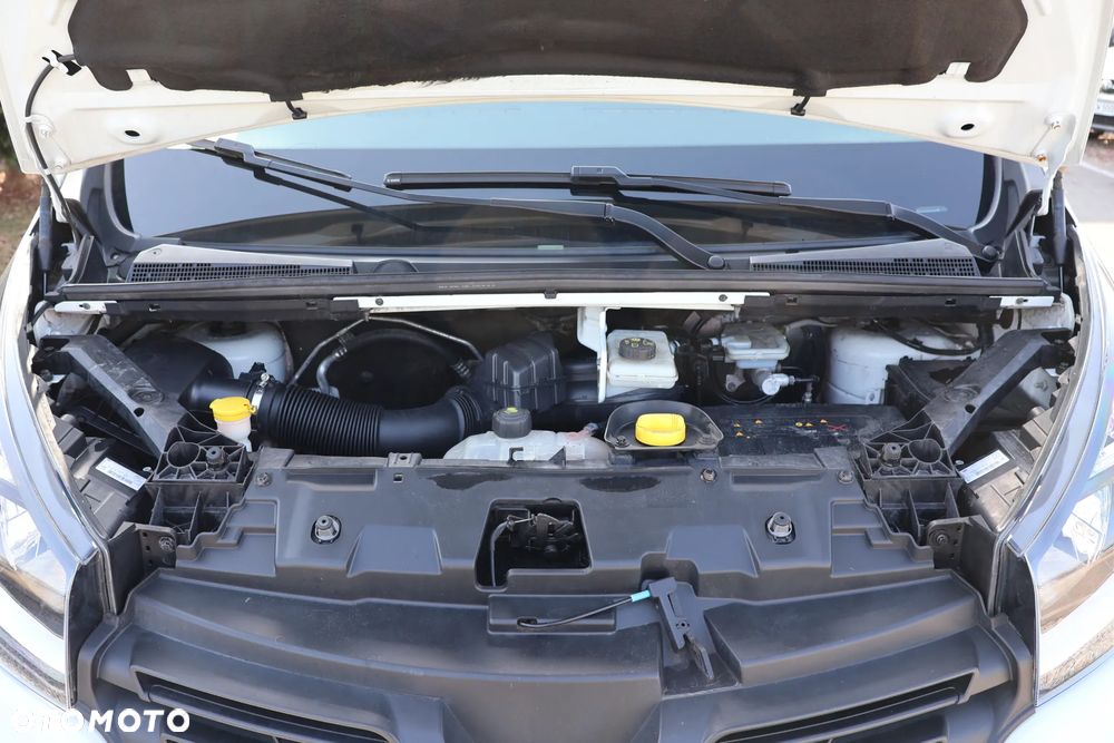 Renault Trafic - 11