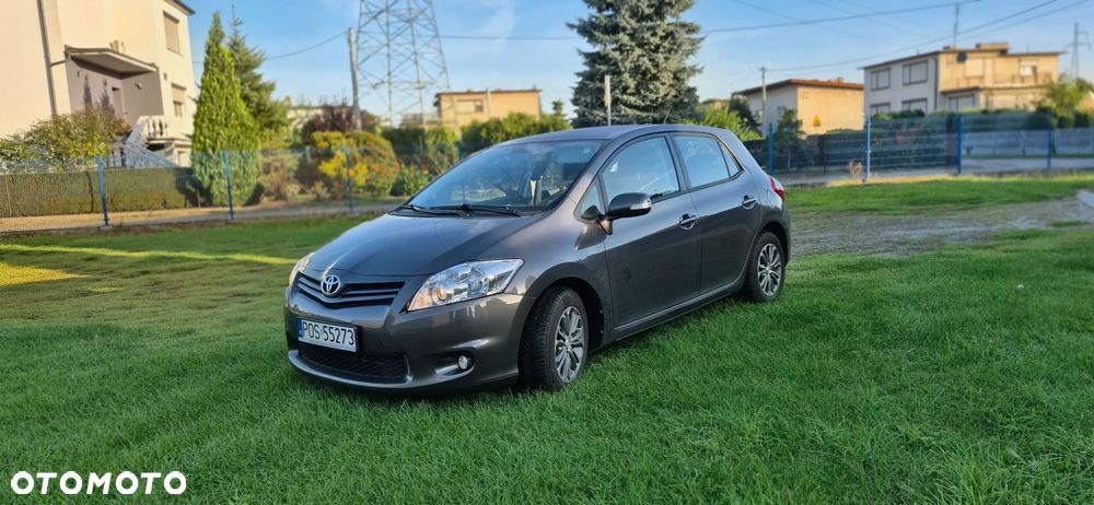 Toyota Auris - 1
