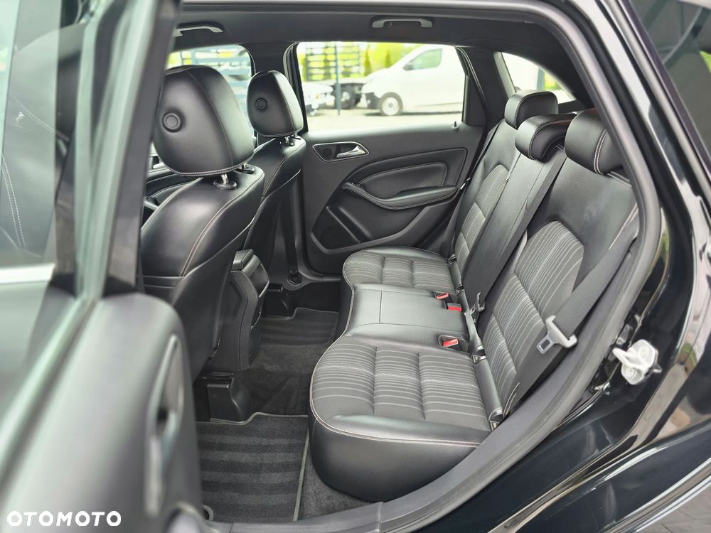 Mercedes-Benz Klasa B 180 BlueEFFICIENCY Edition Style - 23