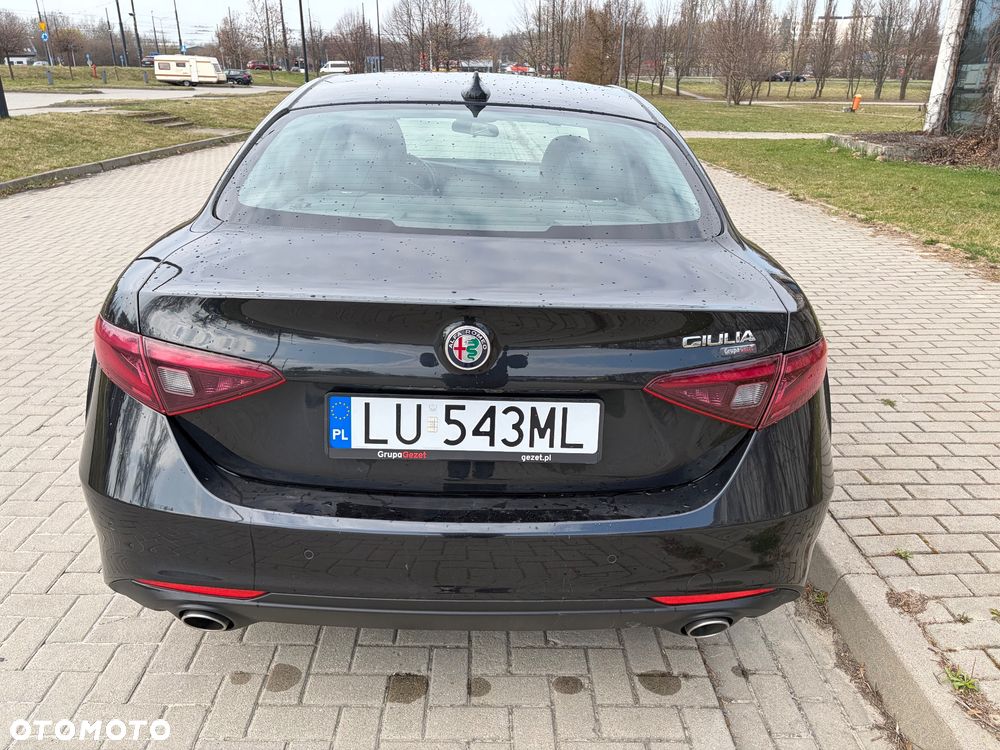Alfa Romeo Giulia - 9