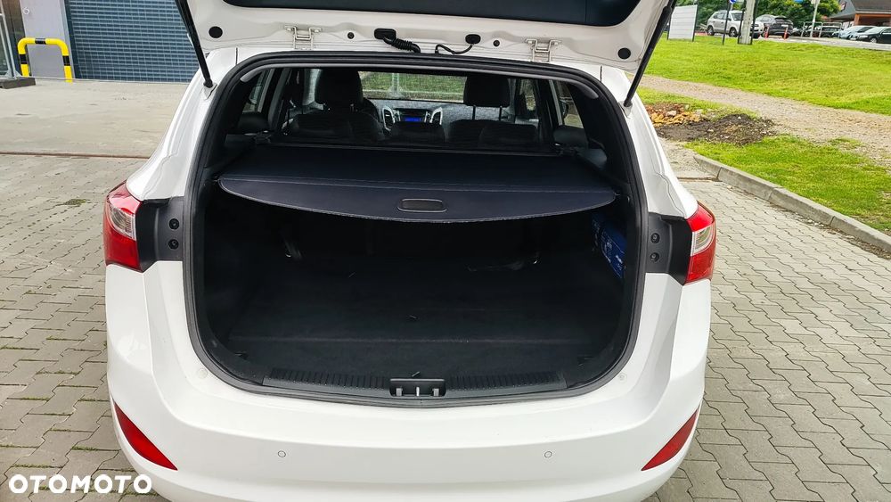 Hyundai i30 1.6 GDI Premium - 12