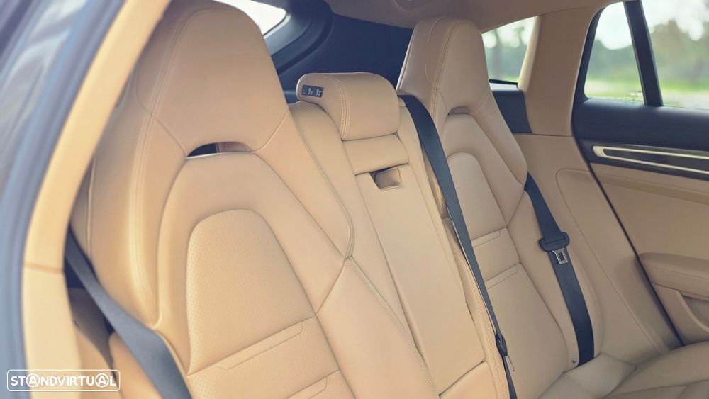 Porsche Panamera Sport Turismo 4 E-Hybrid Platinum Edition - 28