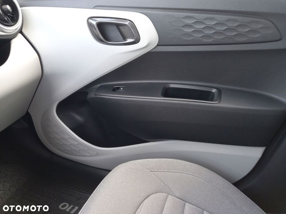 Hyundai i10 - 25