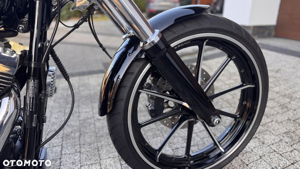 Harley-Davidson FXSB Breakout - 16