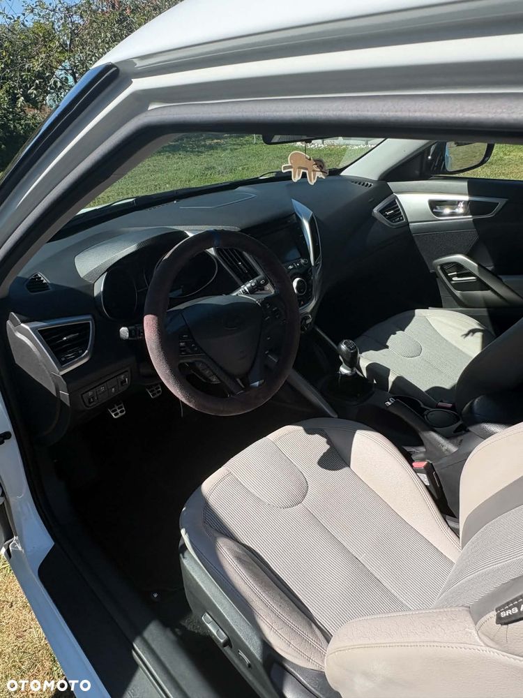 Hyundai Veloster 1.6 GDI Premium - 10