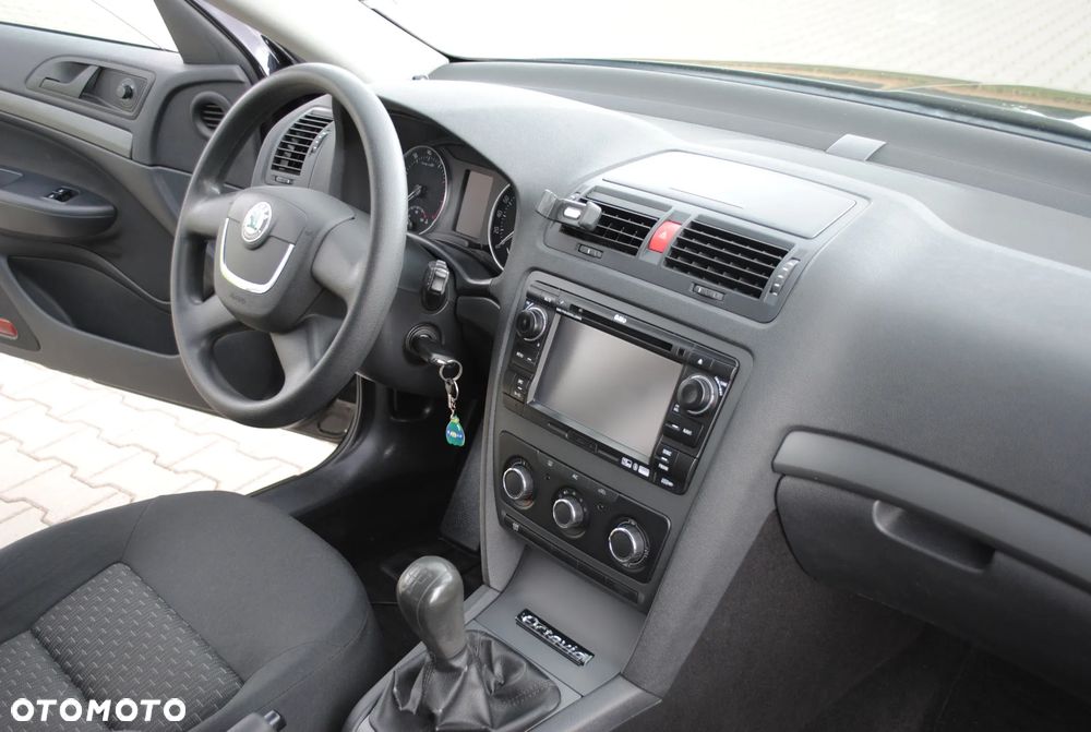 Skoda Octavia 1.6 Elegance - 23
