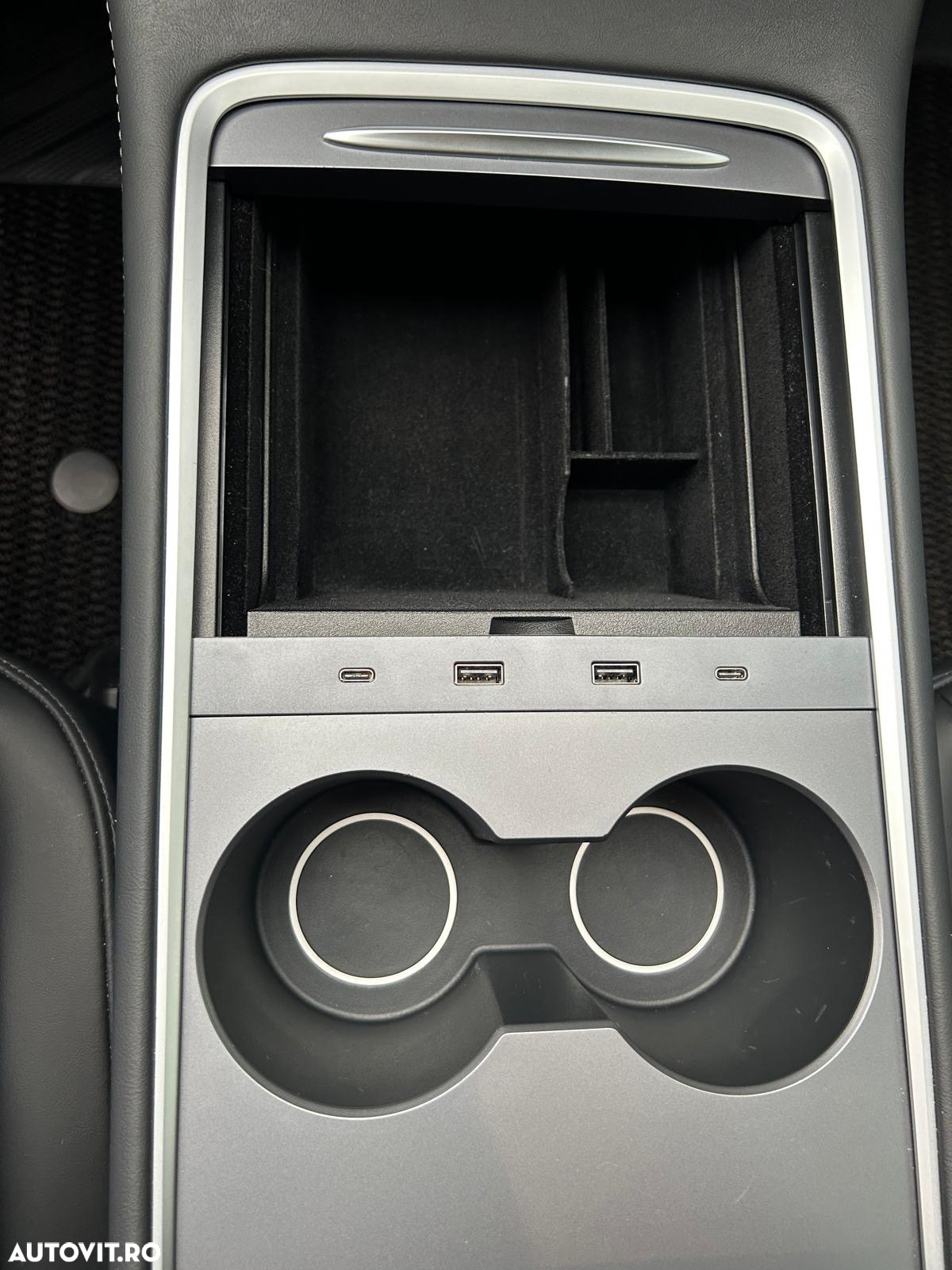 Tesla Model Y AWD Long Range - 30