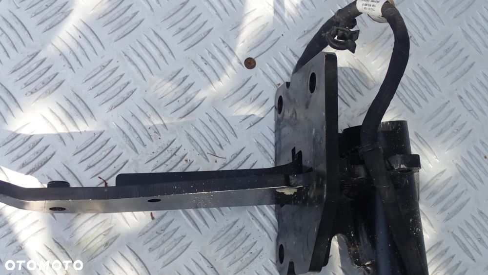 HAK VOLKSWAGEN  TRANSPORTER T7  7T0803881B - 7