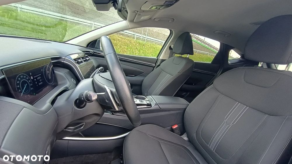 Hyundai Tucson 1.6 T-GDi HEV Executive 2WD - 32
