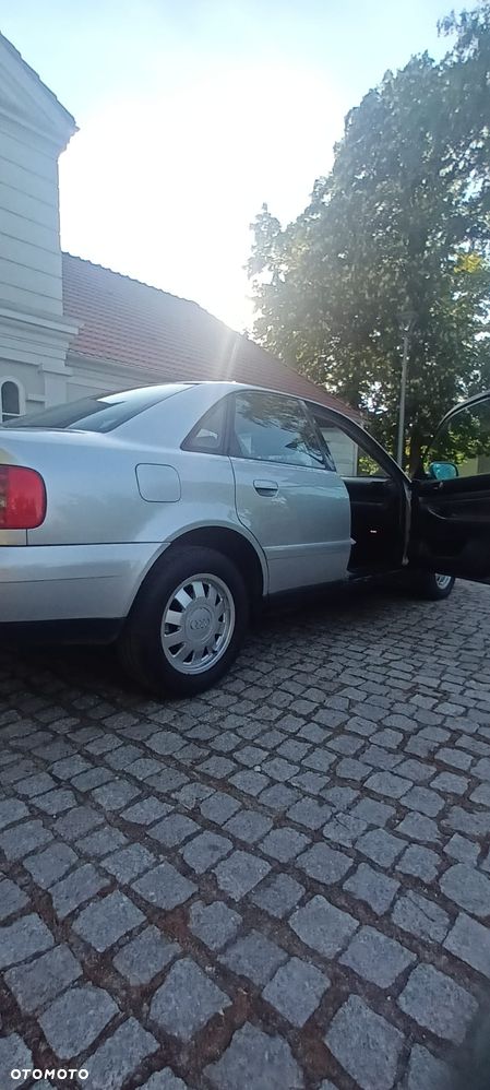 Audi A4 Avant - 10