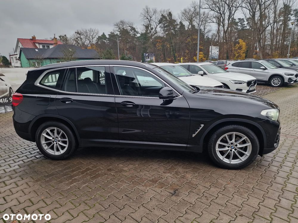 BMW X3 sDrive18d Advantage - 11