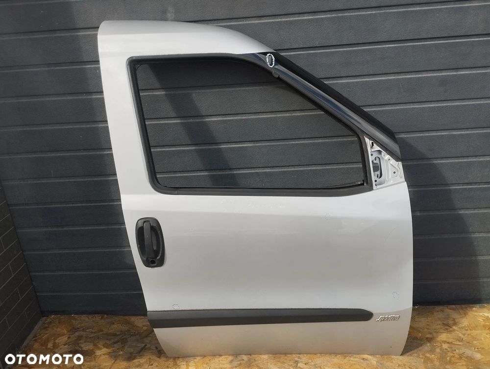 DRZWI PRZÓD PRAWE KOMPLETNE OPEL COMBO III DOBLO II 2010- - 1