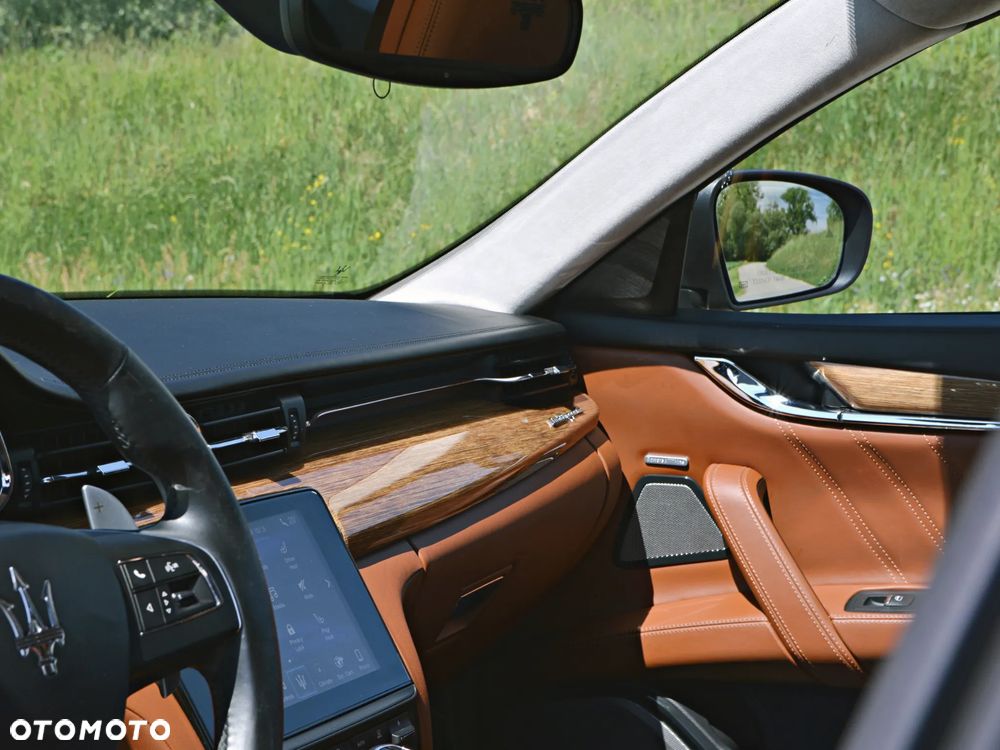 Maserati Quattroporte - 18