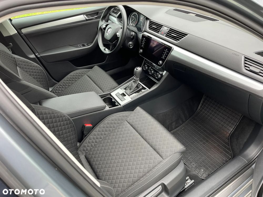 Skoda Superb 2.0 TDI SCR Ambition DSG - 11