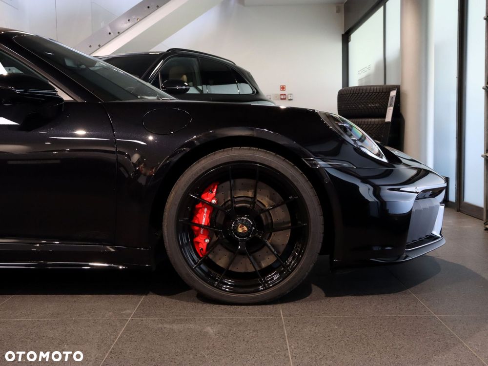 Porsche 911 Carrera T-Hybrid 4 GTS - 14